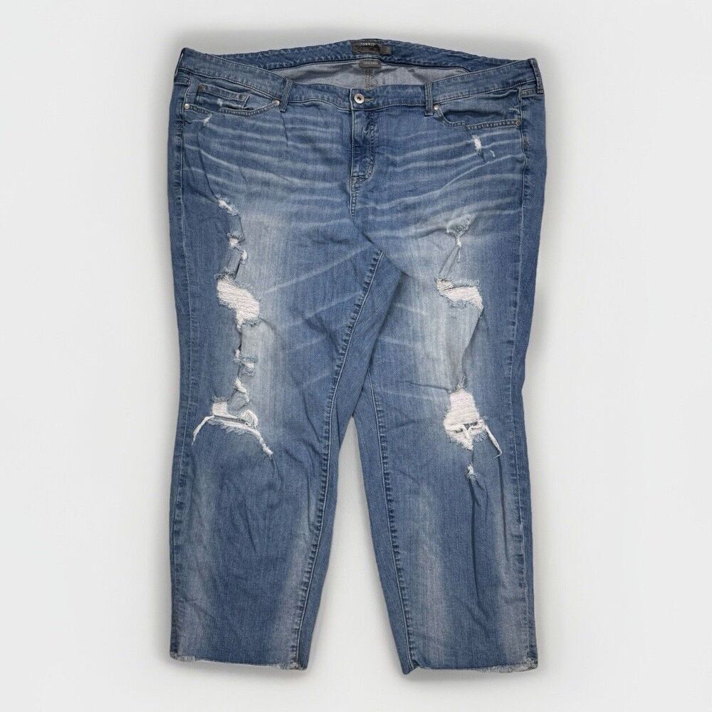 Torrid Jeans Womens Plus 28 Crop Boyfriend Distressed Blue Measures 49 x 26